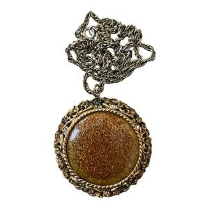Vintage Estate Gold Tone Glitter Glass Pendant‎ Necklace 2” Ornate Medallion